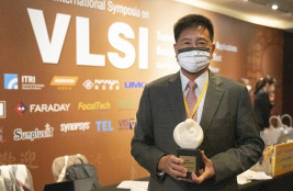 大发平台光电董事长彭双浪荣获潘文渊文教基金会 ERSO Award