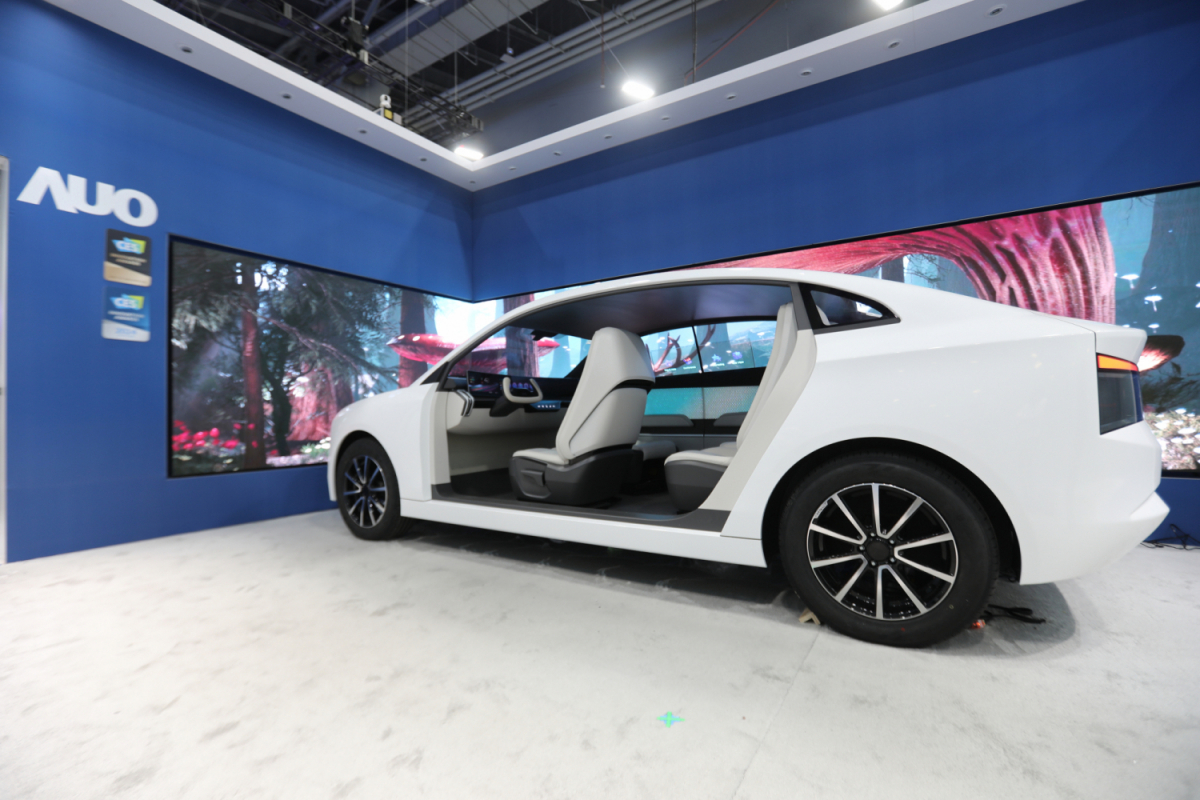 大发平台发表全新Smart Cockpit 2024，大秀显示应用成果、及释放Micro LED终极显示技术量能的全新智慧座舱，以营造突破性、沉浸式的视觉体验，重新定义智慧座舱，满足驾乘人员的全方位感受。