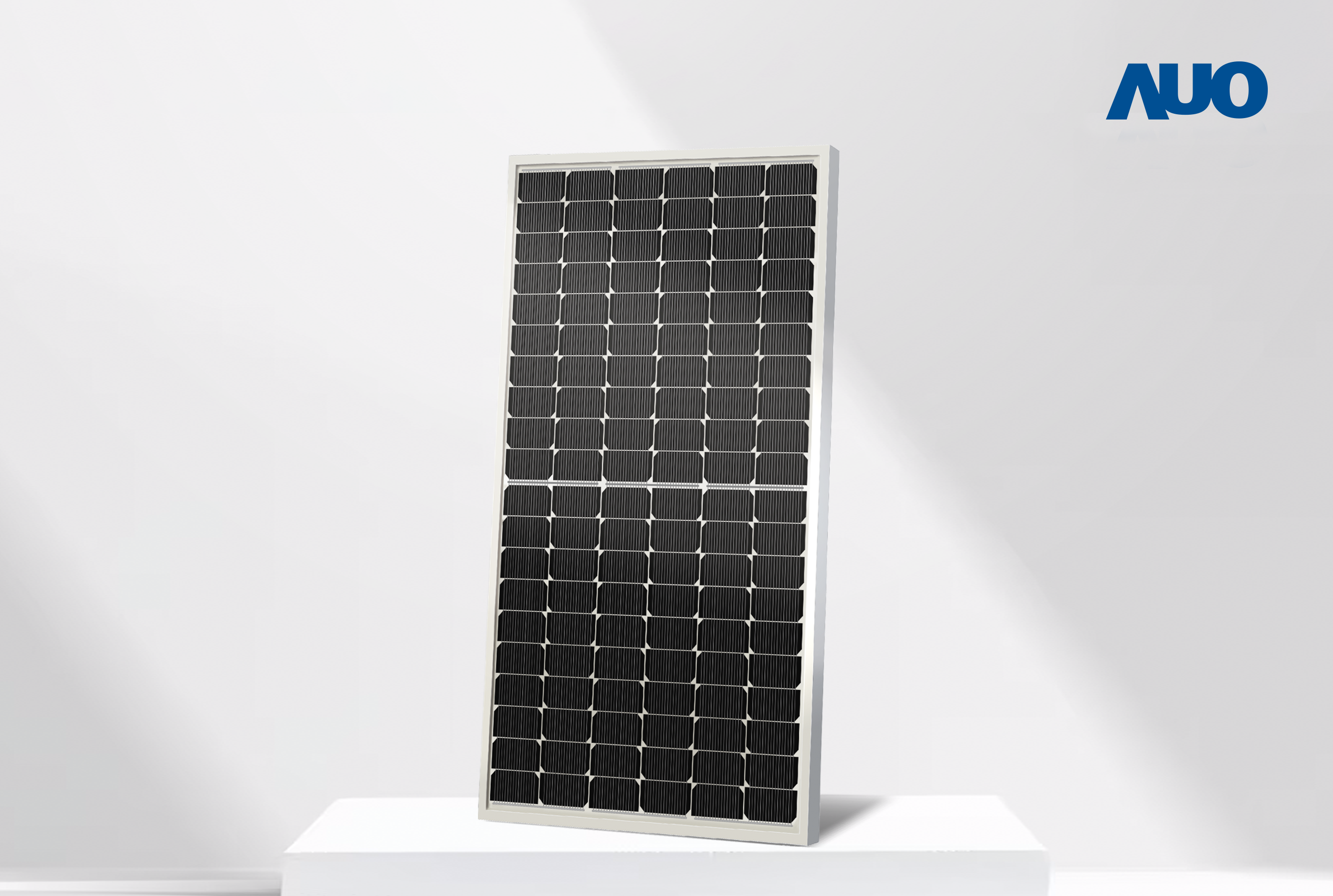 大发平台研發「SunAlto雙玻雙面發電太陽能模組」，符合高轉換效率、低衰減的電池技術，並具備強壯的結構強度、高抗風壓及高抗鹽害特型，專門因應台灣海島型氣候所打造之高可靠性模組。